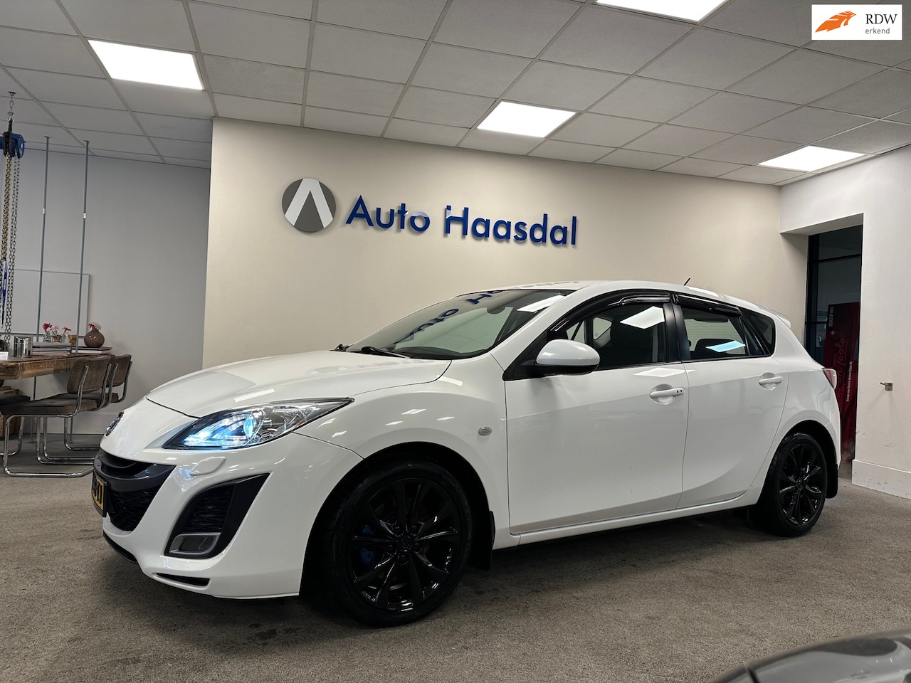Mazda 3 - 2.0 DiSi GT-M Line|TREKHAAK|CRUISE|XENON|KEYLESS|17" - AutoWereld.nl