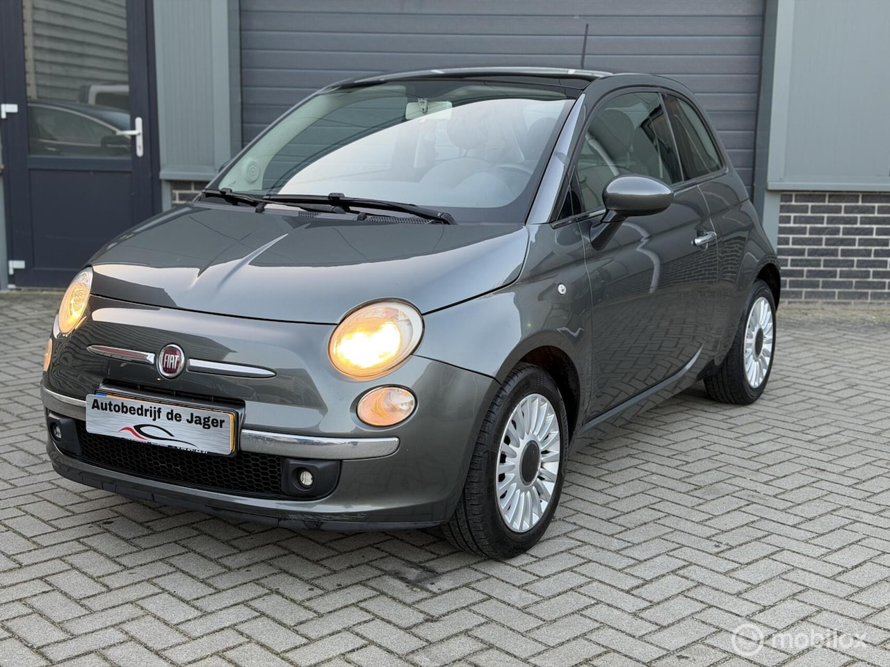 Fiat 500 - 1.2 Lounge/ PANORAMADAK/ AIRCO/ APK/ O. HISTORIE - AutoWereld.nl