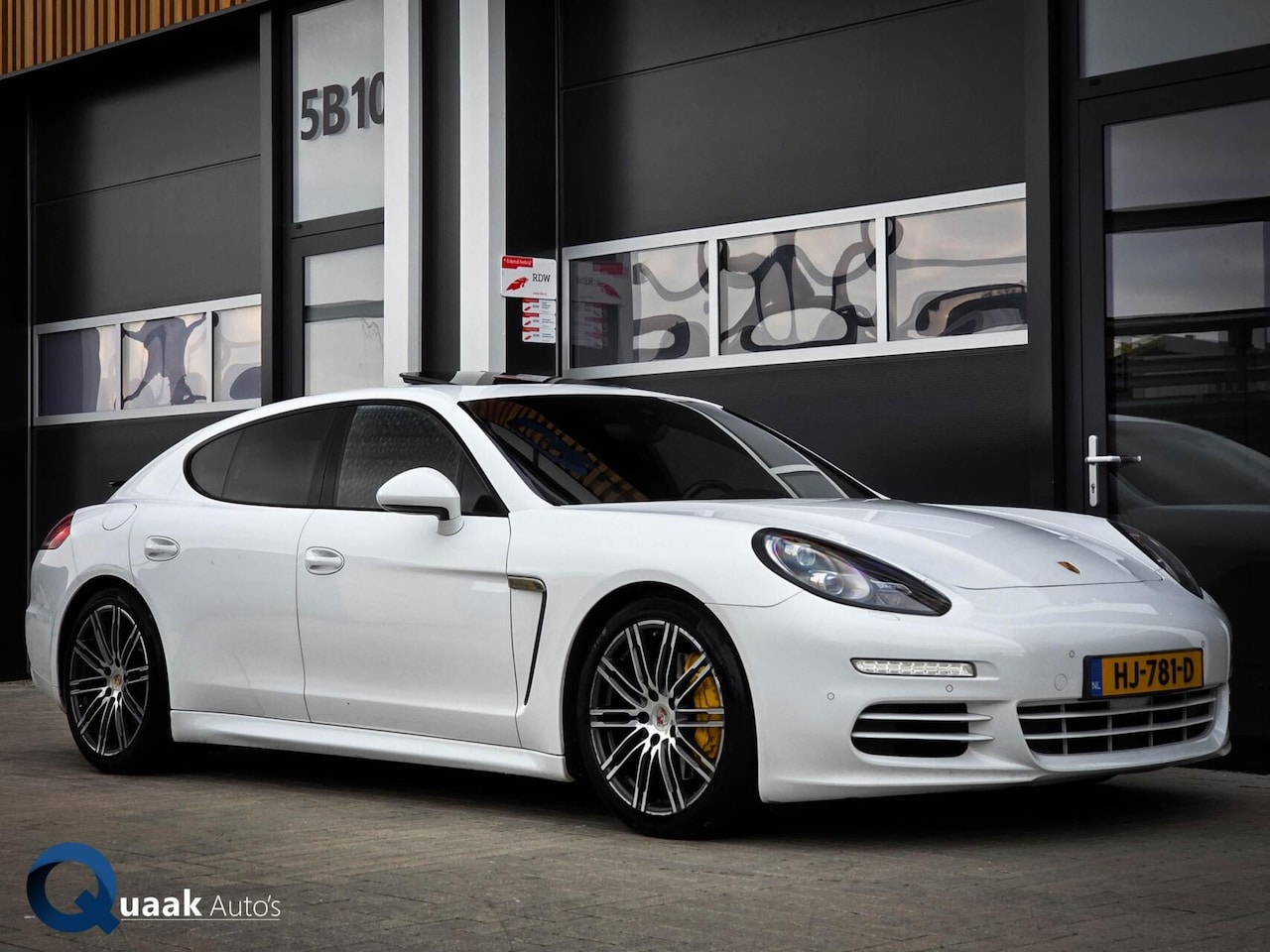Porsche Panamera - S 3.0 E-Hybrid | SPORTCHRONO | PANO | LUCHTVERING | CARPLAY | CAMERA - AutoWereld.nl