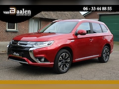Mitsubishi Outlander - 2.0 PHEV Premium 4WD NAVI TREKHAAK ECC 112000KM