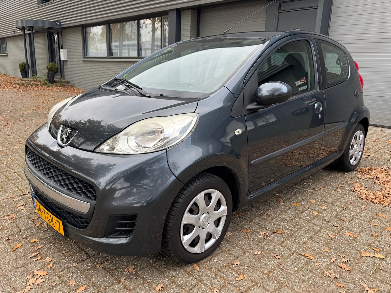 Peugeot 107 - 1.0-12V XS 1.0-12V XS - AutoWereld.nl