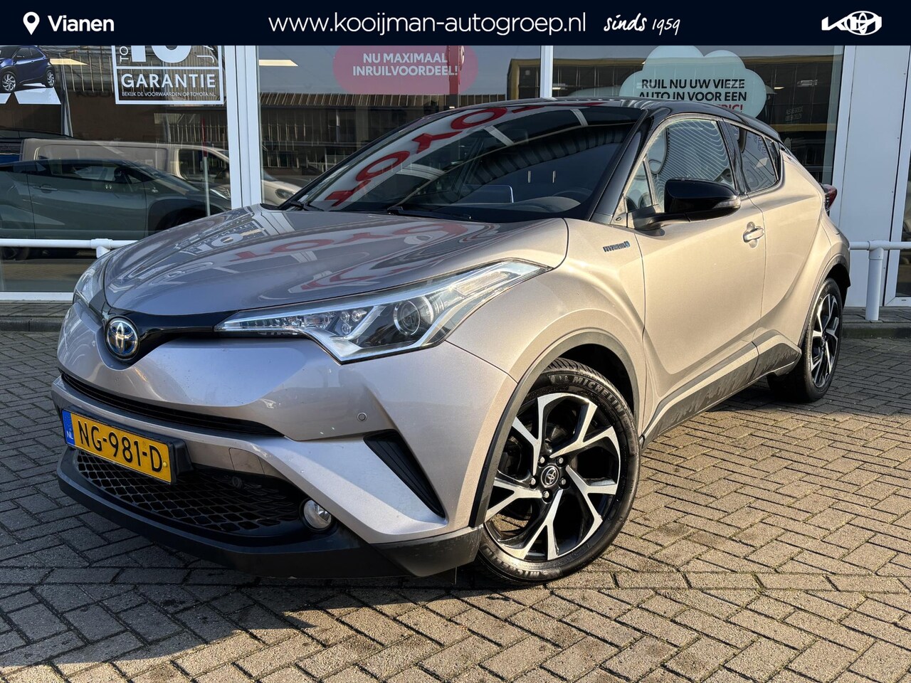 Toyota C-HR - 1.8 Hybrid Bi-Tone NL auto, 1e eigenaar, dealeronderhouden, keurige luxe auto - AutoWereld.nl