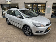 Ford Focus Wagon - 1.8 Limited Trekhaak Top onderhouden
