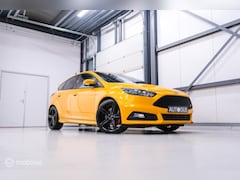Ford Focus - 2.0 ST-2 | 2e eigenaar | NL auto NAP | Tangerine | Orig NL NAP | Zomer + winterset | rijkl