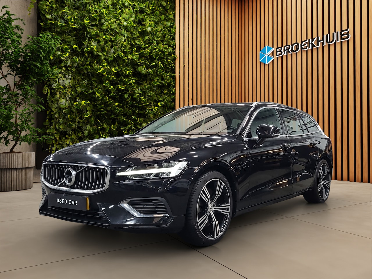 Volvo V60 - 2.0 T6 Recharge AWD Inscription | Trekhaak | 360 Camera | Panoramadak | Harman/Kardon - AutoWereld.nl