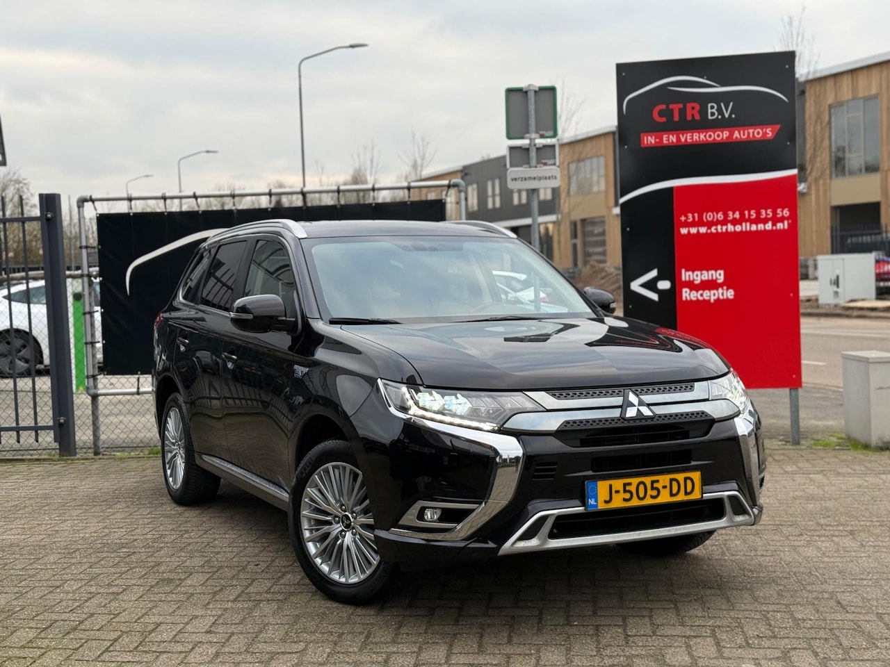 Mitsubishi Outlander - 2.4 PHEV Pure+ (bj 2020) FULL-LED|CAM|INCL.BTW|NW MODEL|CARPLAY - AutoWereld.nl