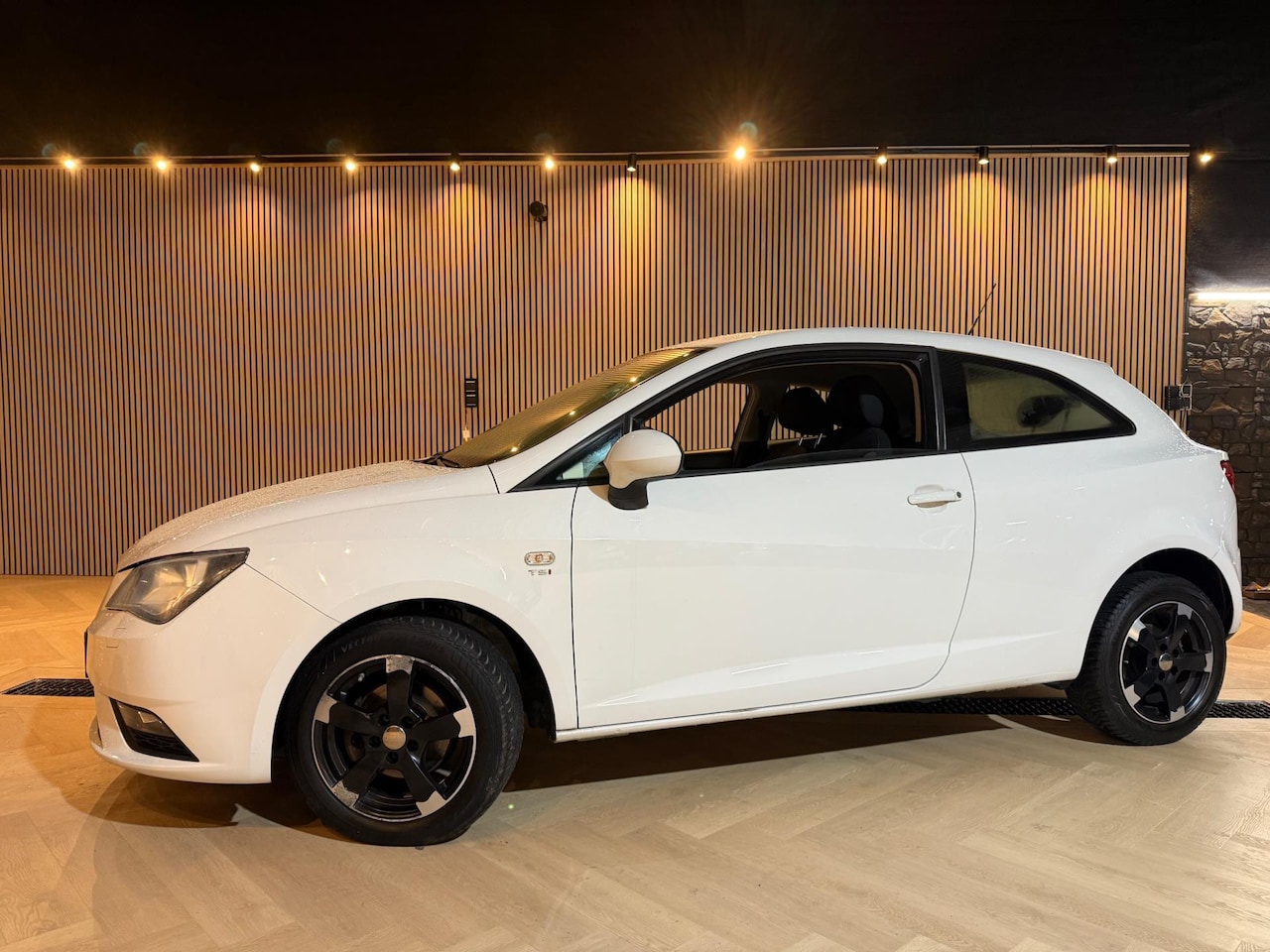 SEAT Ibiza SC - 1.2 TSI | Navi | Stoelverwarming | Bluetooth - AutoWereld.nl