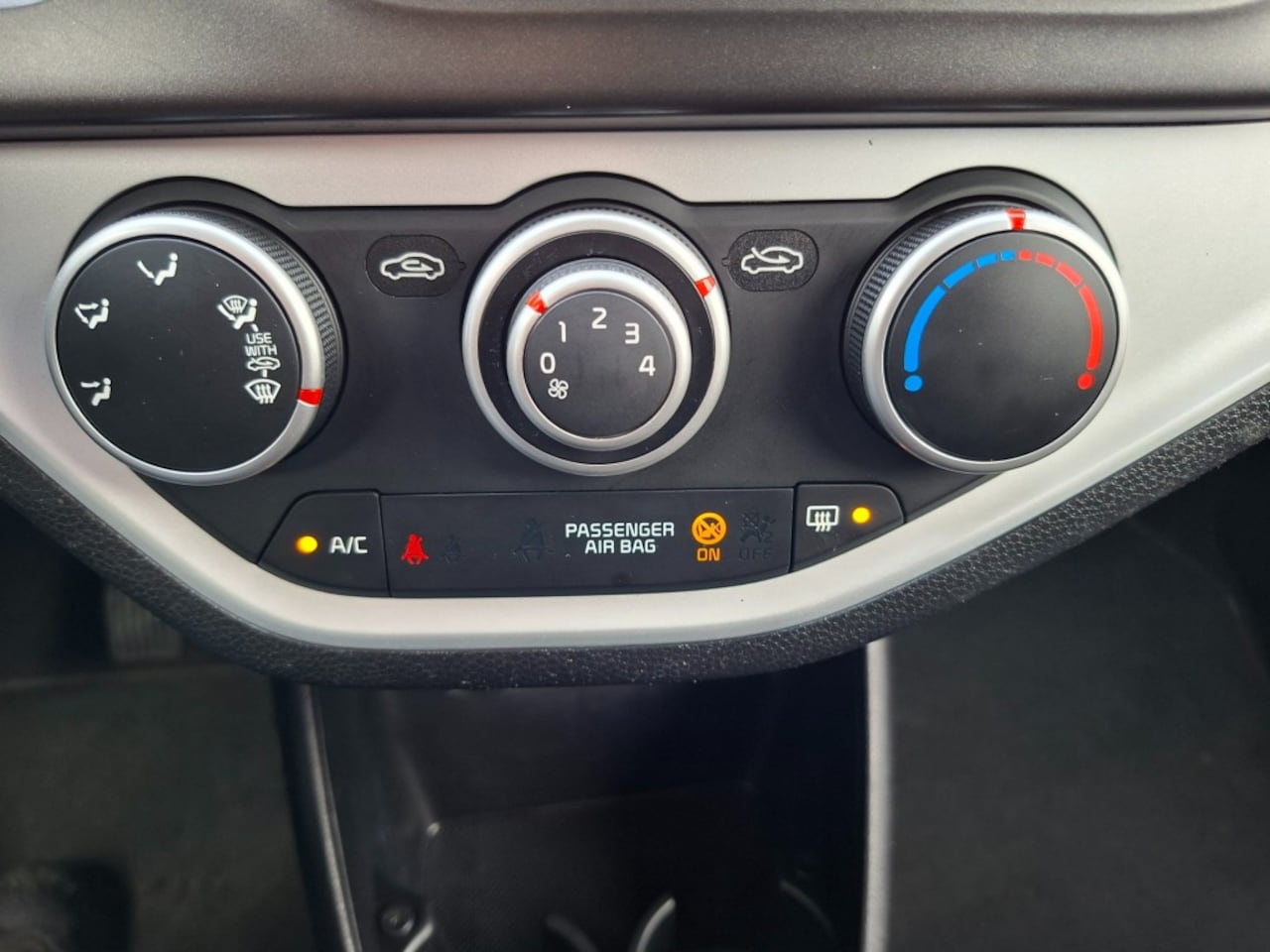 Kia Picanto - 1.0 CVVT Economy PlusLine RADIO CD/AIRCO/ELEC.RAMEN/CV