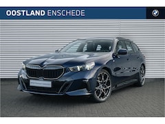 BMW 5-serie Touring - 550e xDrive M Sport Automaat / Panoramadak / Trekhaak / Adaptief onderstel professional /