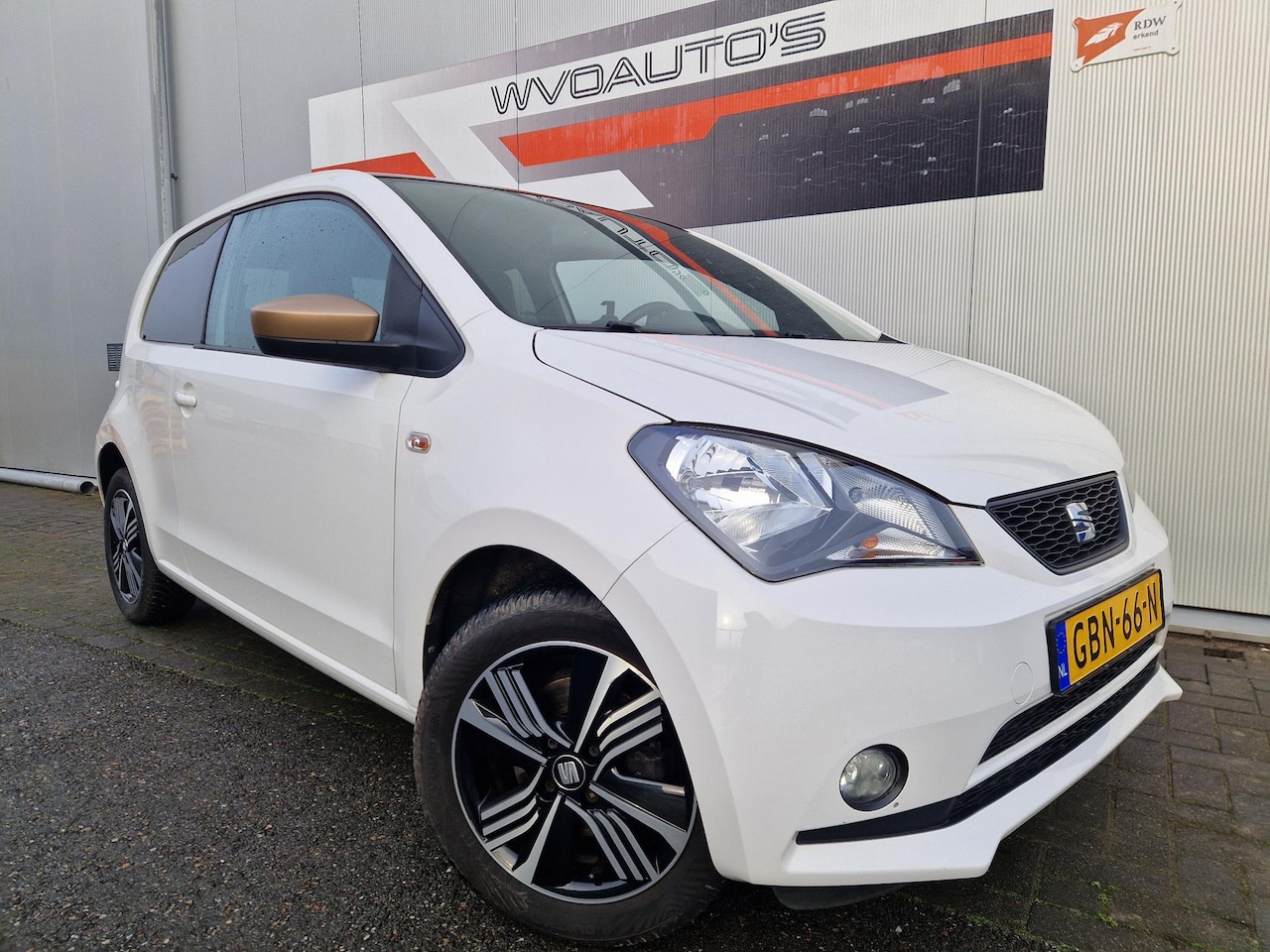 SEAT Mii - 1.0 Mii by Cosmopolitan 1.0 Mii by Cosmopolitan - AutoWereld.nl