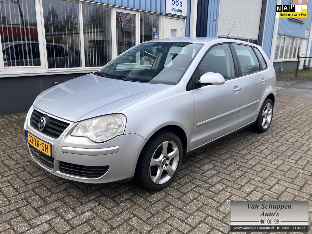 VOLKSWAGEN POLO