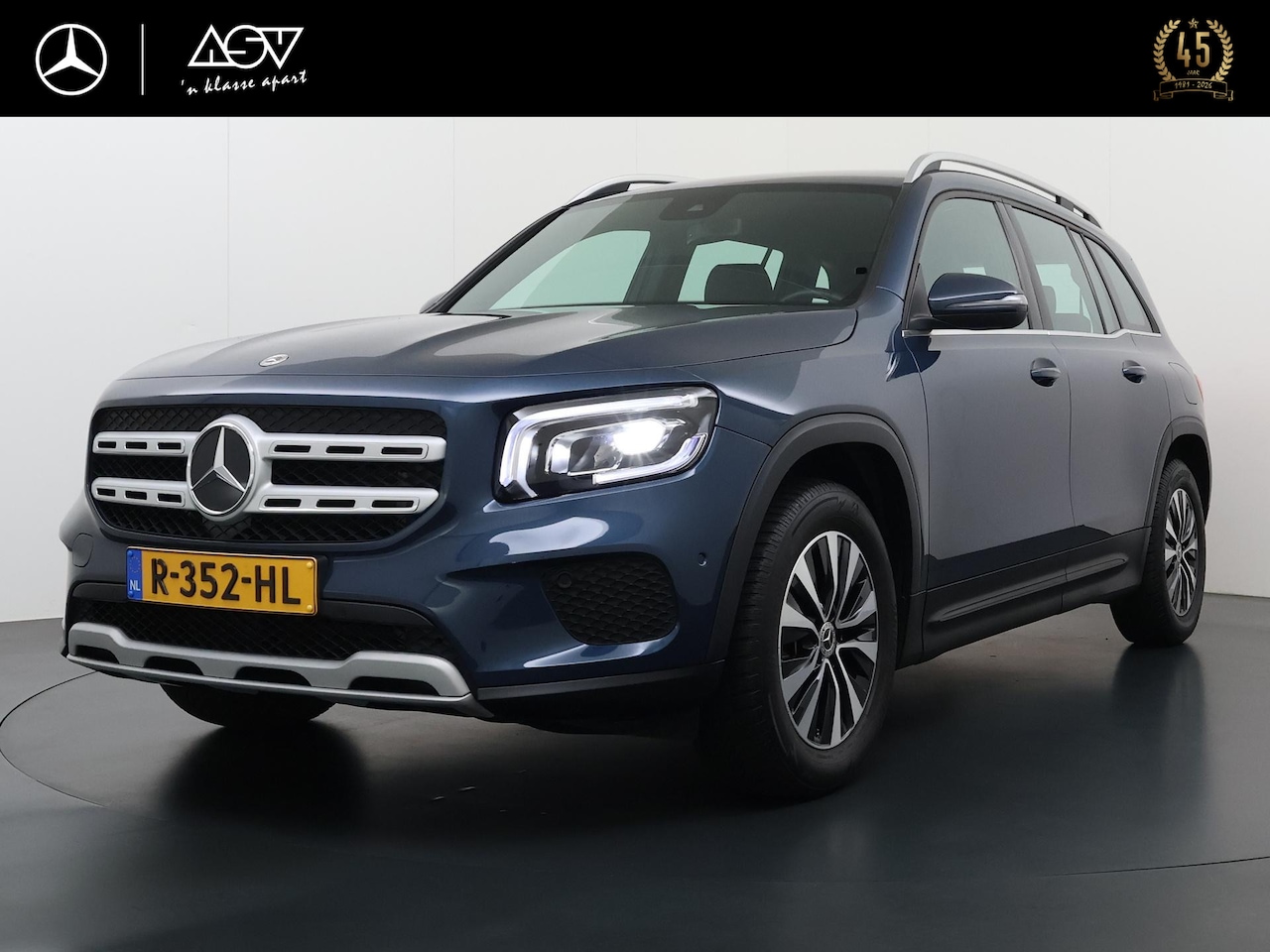 Mercedes-Benz GLB - 200 Style Plus Business Solution | Stoelverwarming Voor | Achteruitrij Camera | DAB+ Radio - AutoWereld.nl