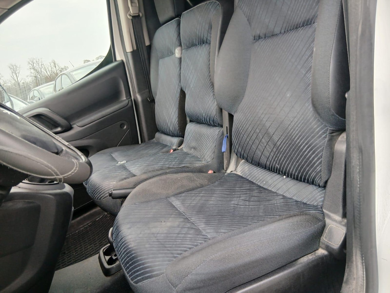 Peugeot Partner - 1.6HDI 3 zitter - airco - Cruisecontrol - Export - AutoWereld.nl