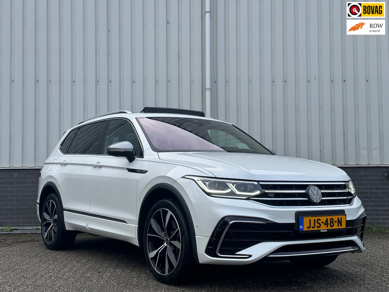 Volkswagen Tiguan - 2.0TSI R-Line All Space 4Motion Panorama Leer H&K Full Option - AutoWereld.nl