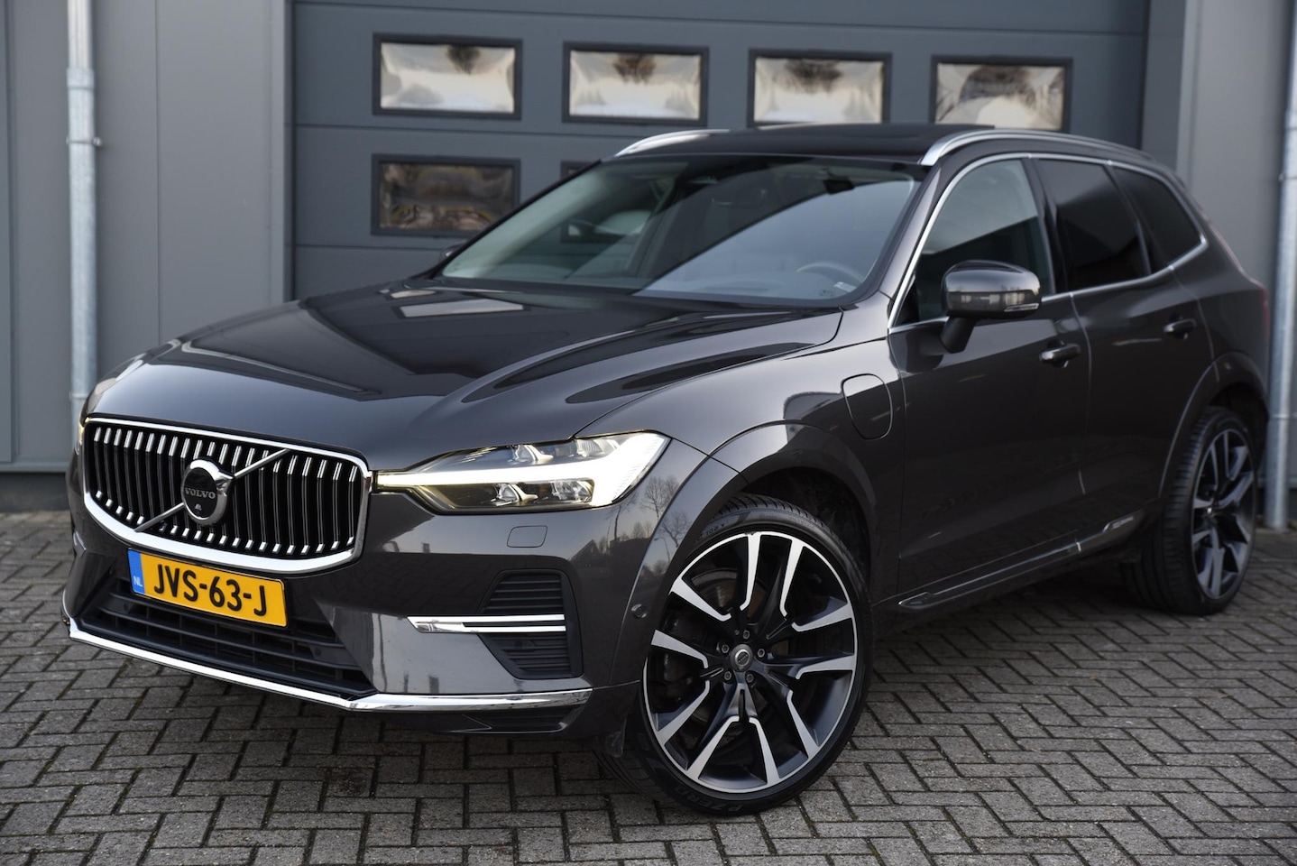 Volvo XC60 - 2.0 T8 Plug-in hybrid AWD Ultimate Bright Luchtvering / Panoramadak / HK - AutoWereld.nl