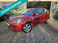 Ford Fiesta - 1.3-8V Futura | 3E EIGENAAR | 12MND GARANTIE | AIRCO | ELEC RAMEN | PDC | TREKHAAK |