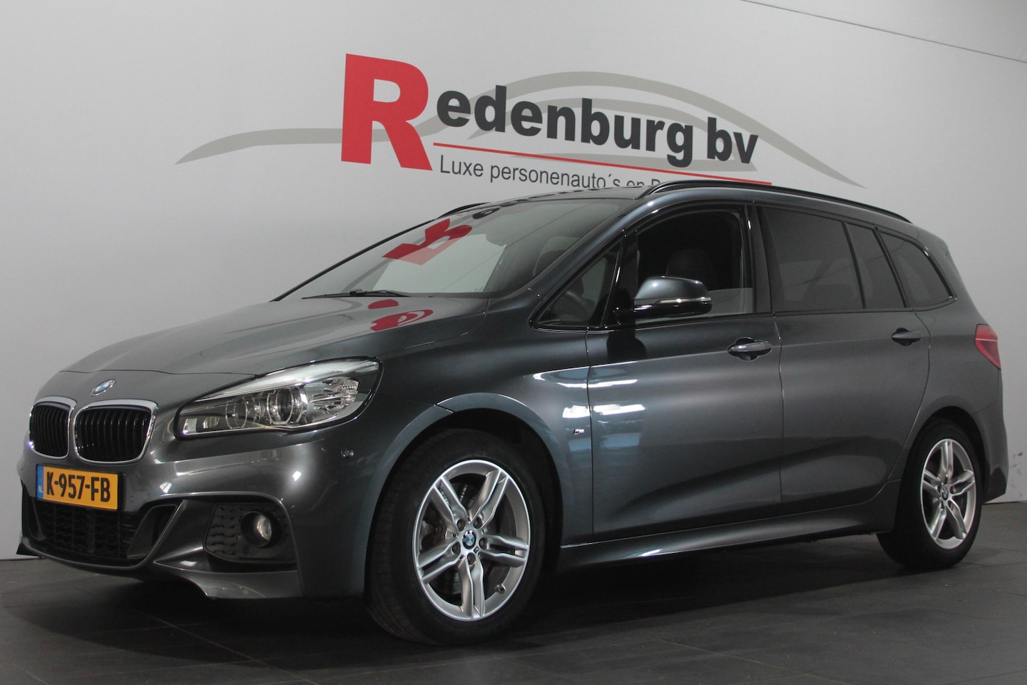 BMW 2-serie Gran Tourer - 220i 7p. High Executive - M Aerodynamica / Alcantara / Pano - AutoWereld.nl