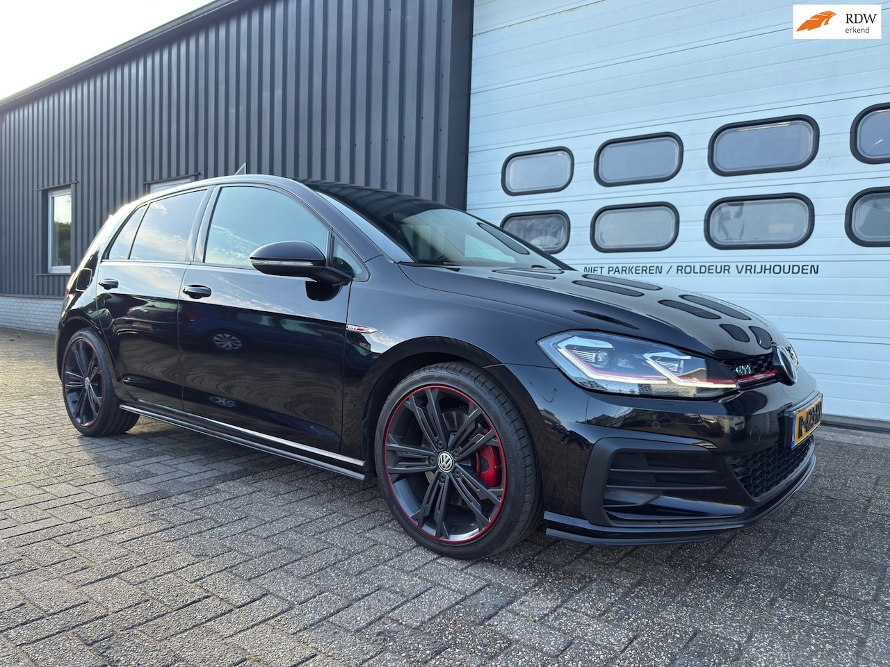 Volkswagen Golf - 2.0 TSI GTI/ camera/pdc/virtual cockpit/goed onderhouden/zeer nette staat - AutoWereld.nl
