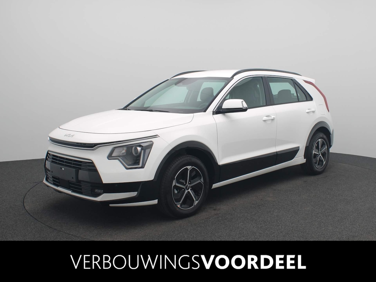 Kia Niro - 1.6 GDi Hybrid DynamicLine Navigatie | Climate Control | LM | Camera | Parkeersensoren | V - AutoWereld.nl