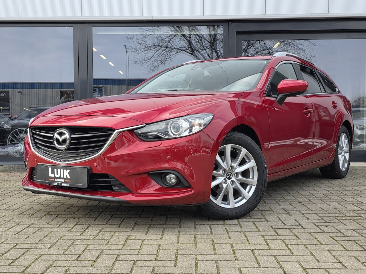 Mazda 6 Sportbreak - 2.0 SKYACTIV-G Sports-Line + LEDER + BOSE + CAMERA + DEALERONDERHOUDEN - AutoWereld.nl