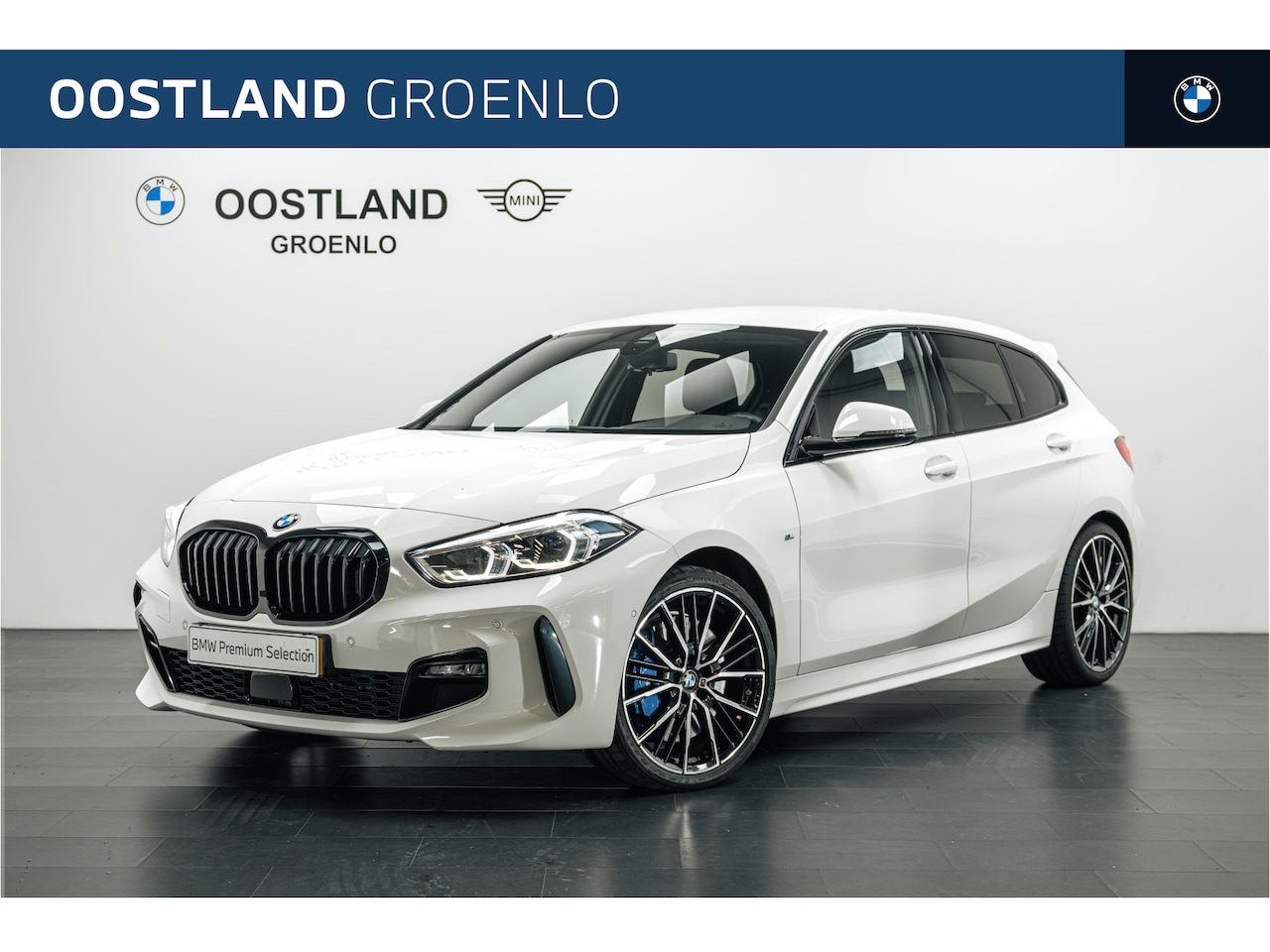 BMW 1-serie - 118i High Executive M Sport Automaat / Sportstoelen / Achteruitrijcamera / M Sportonderste - AutoWereld.nl