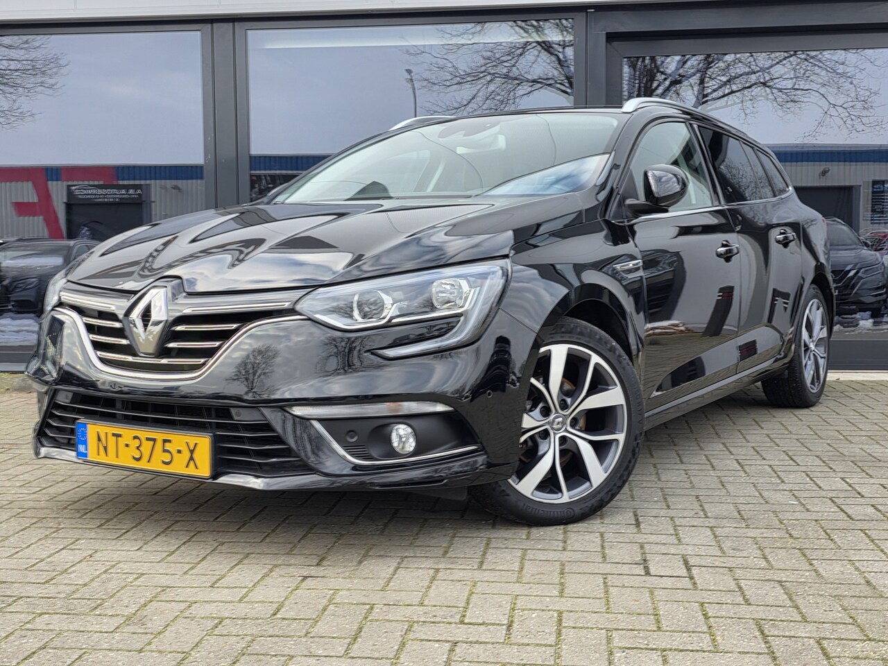 Renault Mégane Estate - 1.2 TCe Bose + KEYLESS + MASSAGE + CAMERA + NAVIGATIE - AutoWereld.nl