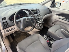 Mitsubishi Grandis - €1250, -2.4-16V Intense 7 Pers Aircondition