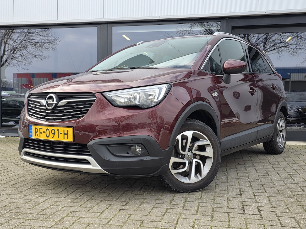 Opel Crossland X - 1.2 Turbo Innovation + CAMERA + KEYLESS + LM VELGEN + NAVIGATIE - AutoWereld.nl
