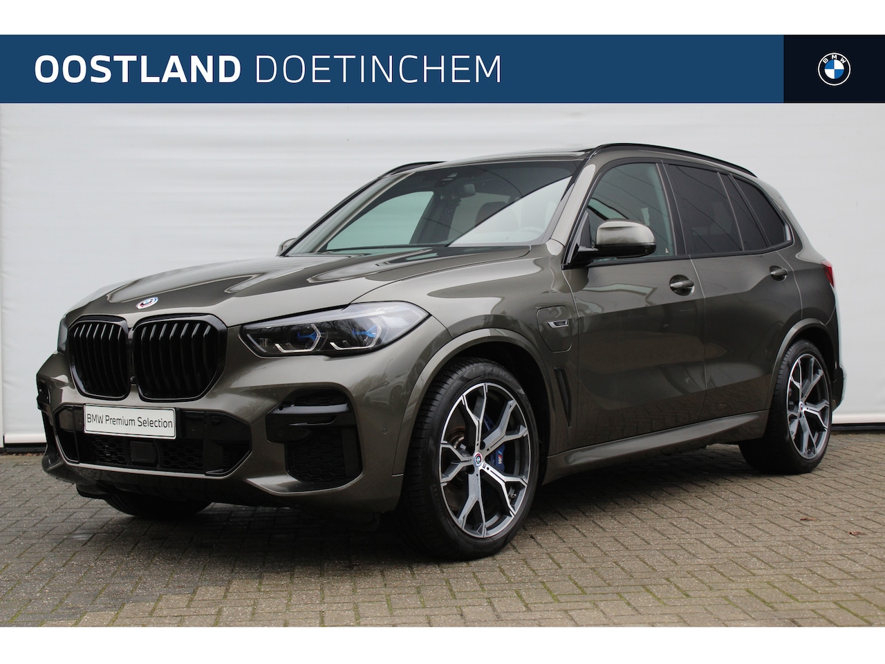 BMW X5 - xDrive45e High Executive M Sport Automaat / Panoramadak / Trekhaak / Sportstoelen / Laserl - AutoWereld.nl