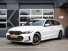 BMW 3-serie Touring - 330e xDrive M Sport LCI | Facelift | Shadow | Trekhaak | Widescreen | Hifi | Camera | 18'