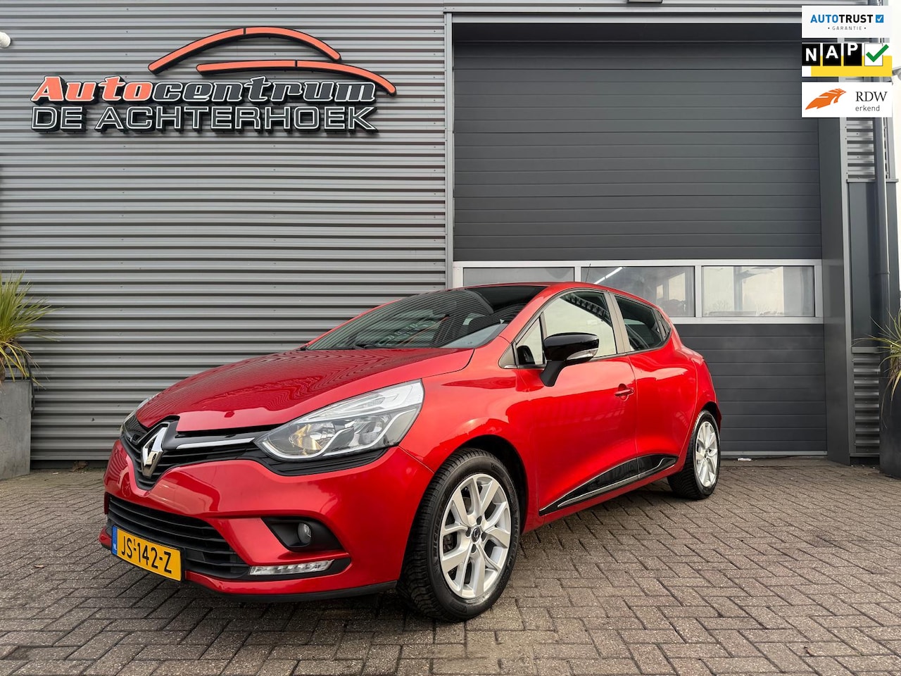Renault Clio - 0.9 TCe Eco2 Authentique Trekhaak*Airco*Cruise Control!! - AutoWereld.nl