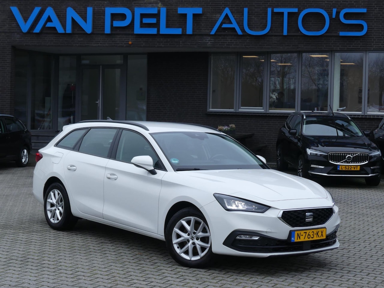 SEAT Leon Sportstourer - 1.0 TSI Business Edition / Wireless Carplay / Virtual / Trekhaak - AutoWereld.nl