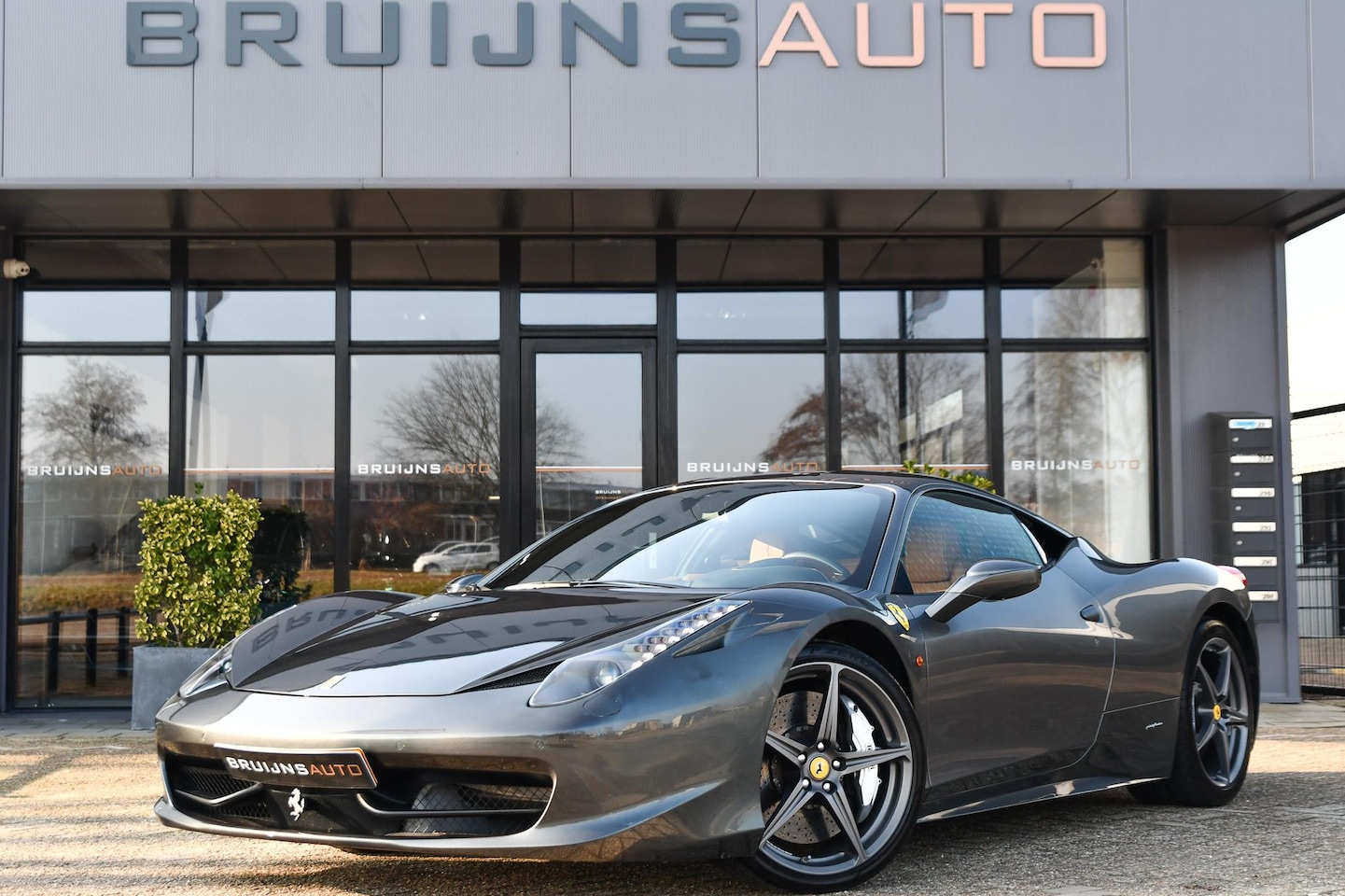 Ferrari 458 - 4.5 V8 Italia Grigio Silverstone - AutoWereld.nl