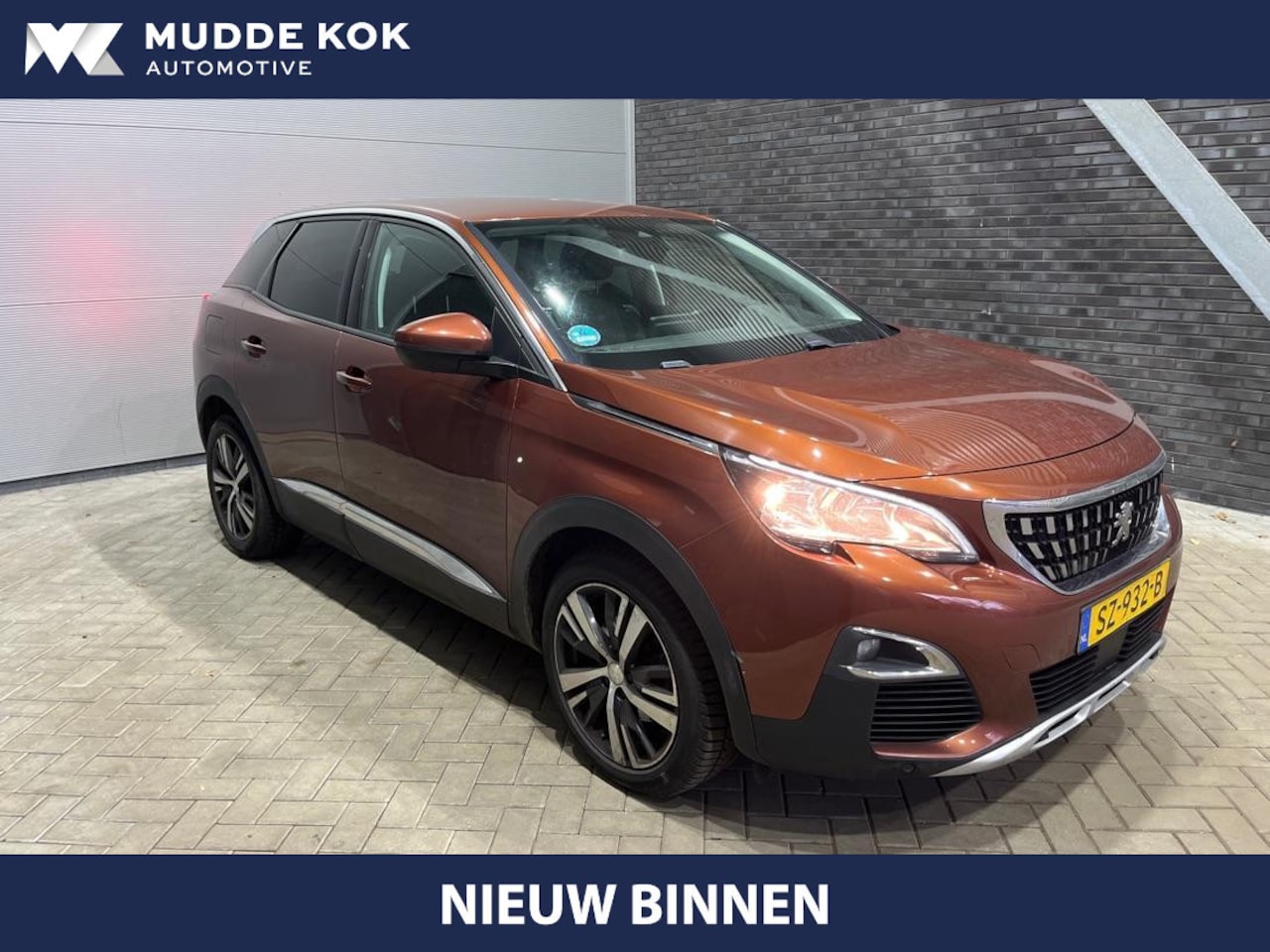 Peugeot 3008 - 1.2 PureTech Allure | Automaat | Trekhaak | Rondomcamera | Getint Glas | Apple Carplay - AutoWereld.nl
