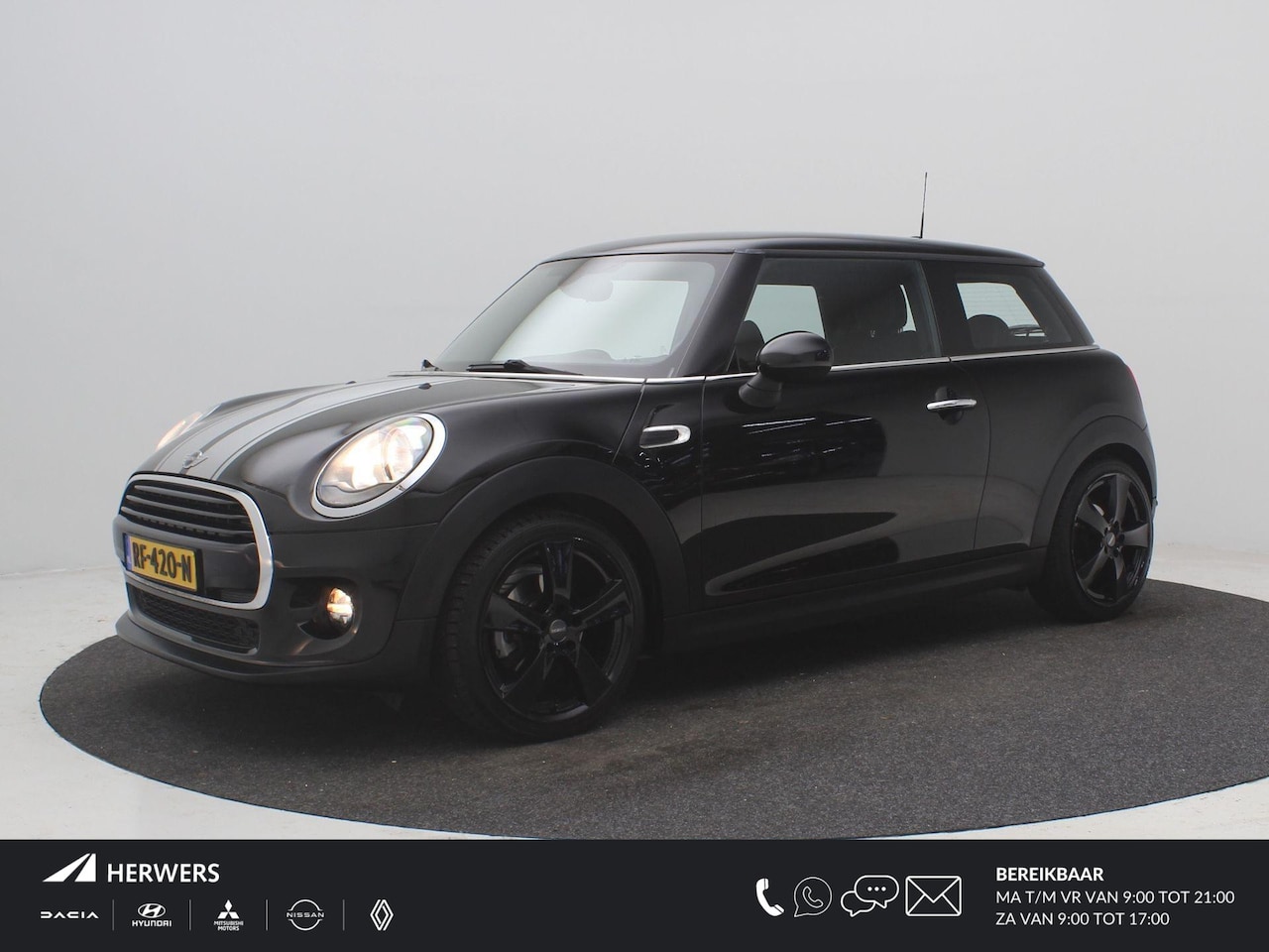 MINI John Cooper Works - Mini 1.5 Business JCW / Navigatie / Cruise Control / All Seasonbanden / John Cooper Works - AutoWereld.nl
