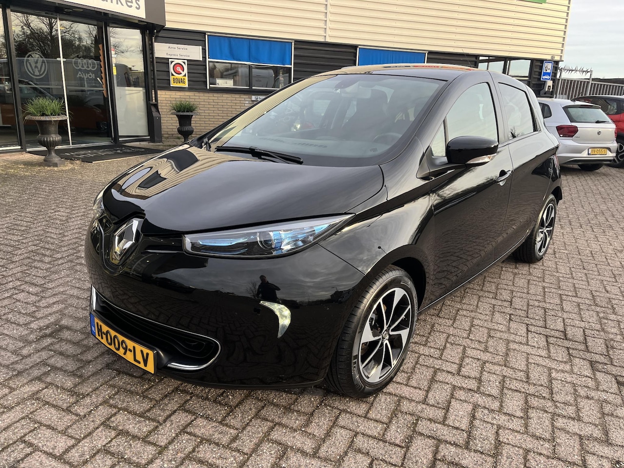 Renault Zoe - R90 Entry 22 kWh (ex Accu) Zeer goed onderhouden en complete uitvoering, navi, pdc, cruise - AutoWereld.nl