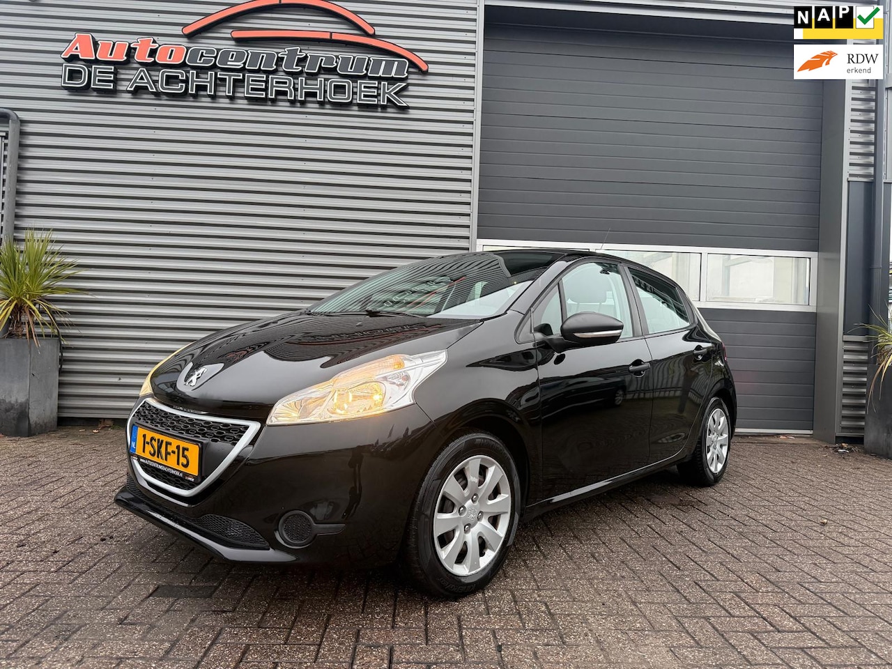 Peugeot 208 - 1.0 VTi Active Trekhaak* Airco* Cruise control!! - AutoWereld.nl
