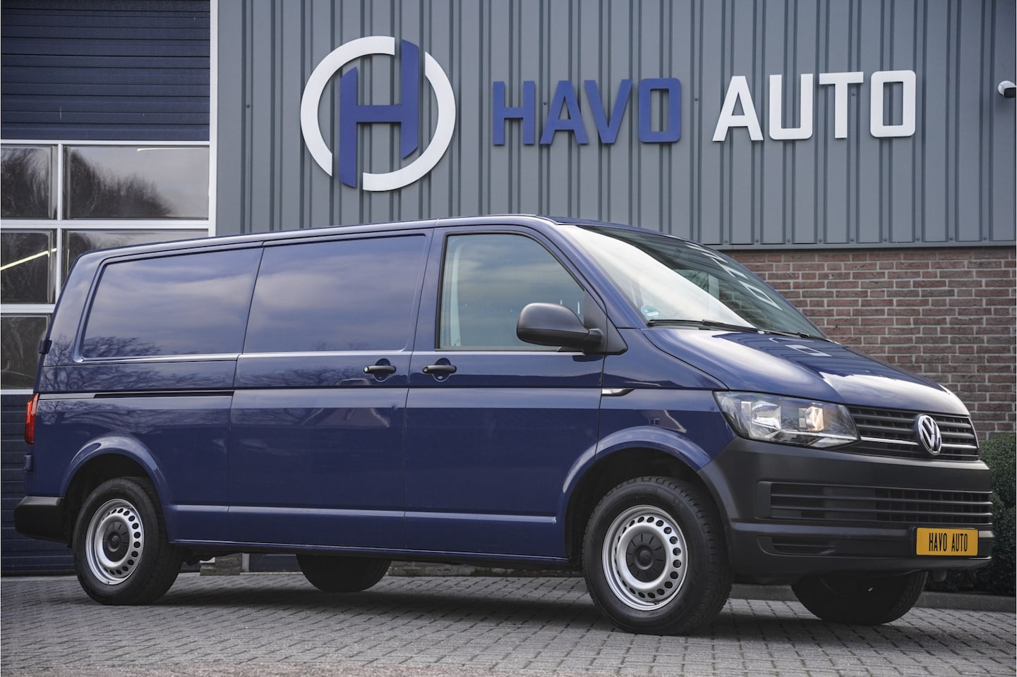 Volkswagen Transporter - 2.0 TSI L2H1 2.0 TSI L2H1, AIRCO, 3-ZITS, BTW-VRIJ / MARGE - AutoWereld.nl