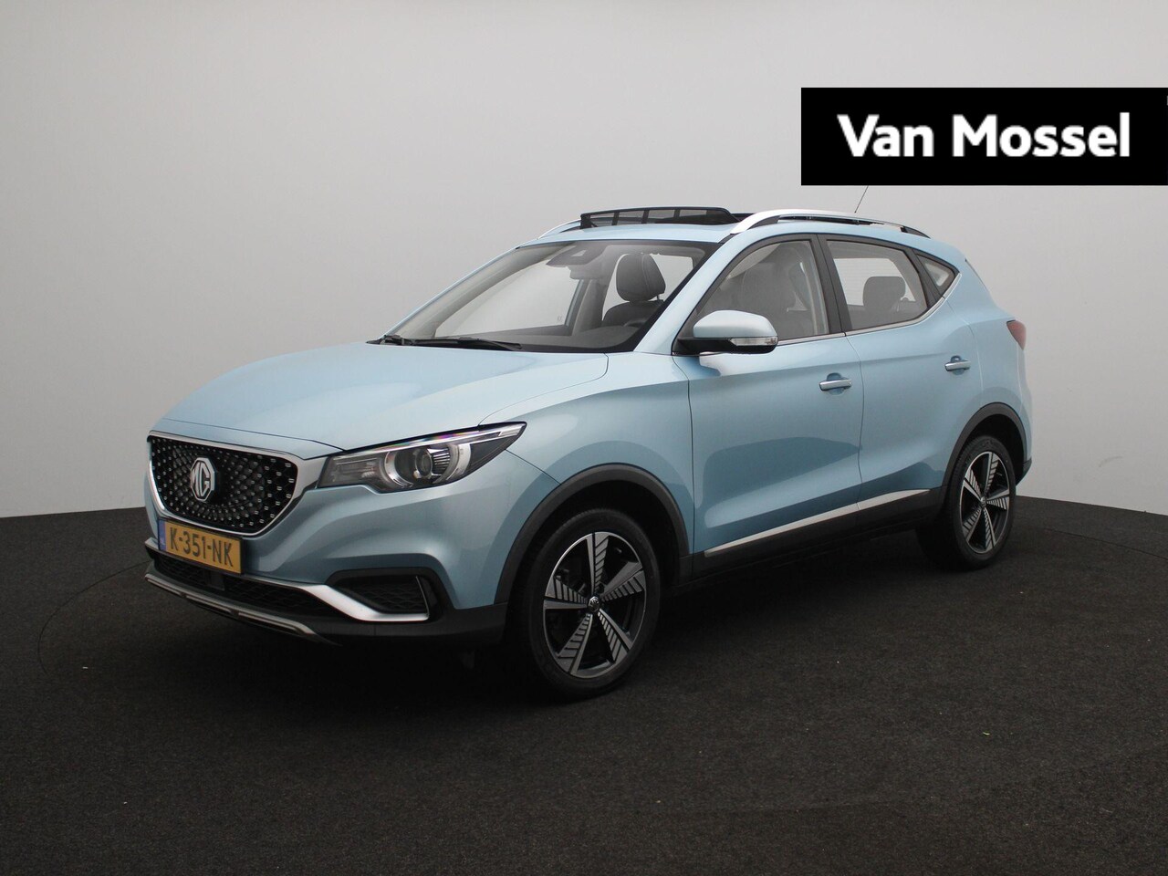 MG ZS - Luxury 45 kWh | Panoramadak | Carplay | Stoelverwarming | Leder | Camera | - AutoWereld.nl