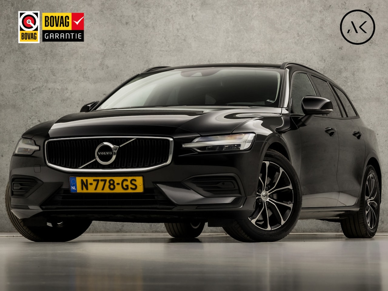 Volvo V60 - 2.0 B3 Sport 177Pk Automaat (APPLE CARPLAY, LEDER, CAMERA, GETINT GLAS, STUUR/STOELVERWARM - AutoWereld.nl