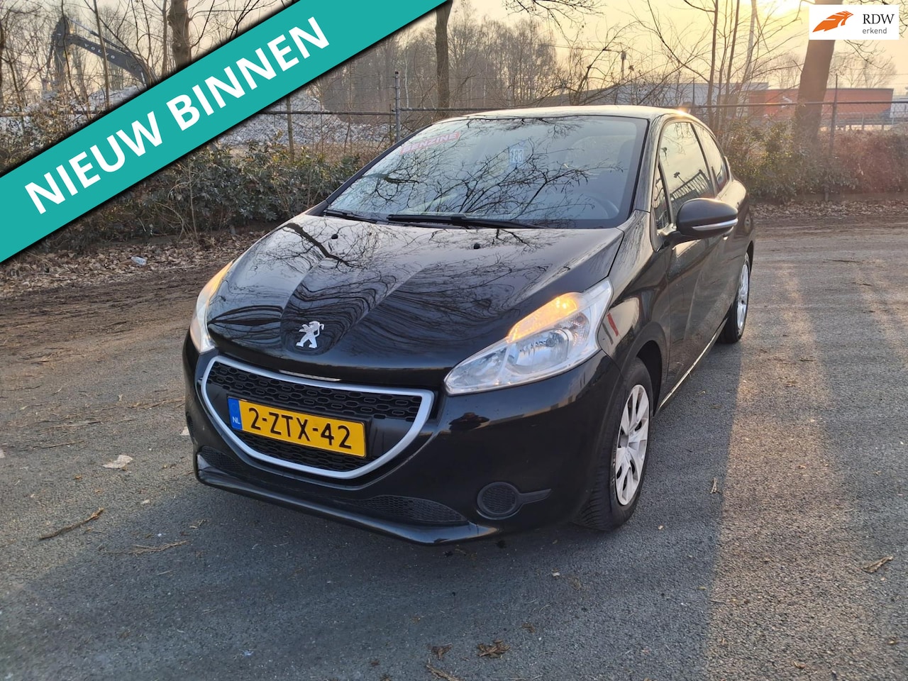 Peugeot 208 - 1.0 VTi Active LEUKE AUTO RIJDT EN SCHAKELT GOED - AutoWereld.nl