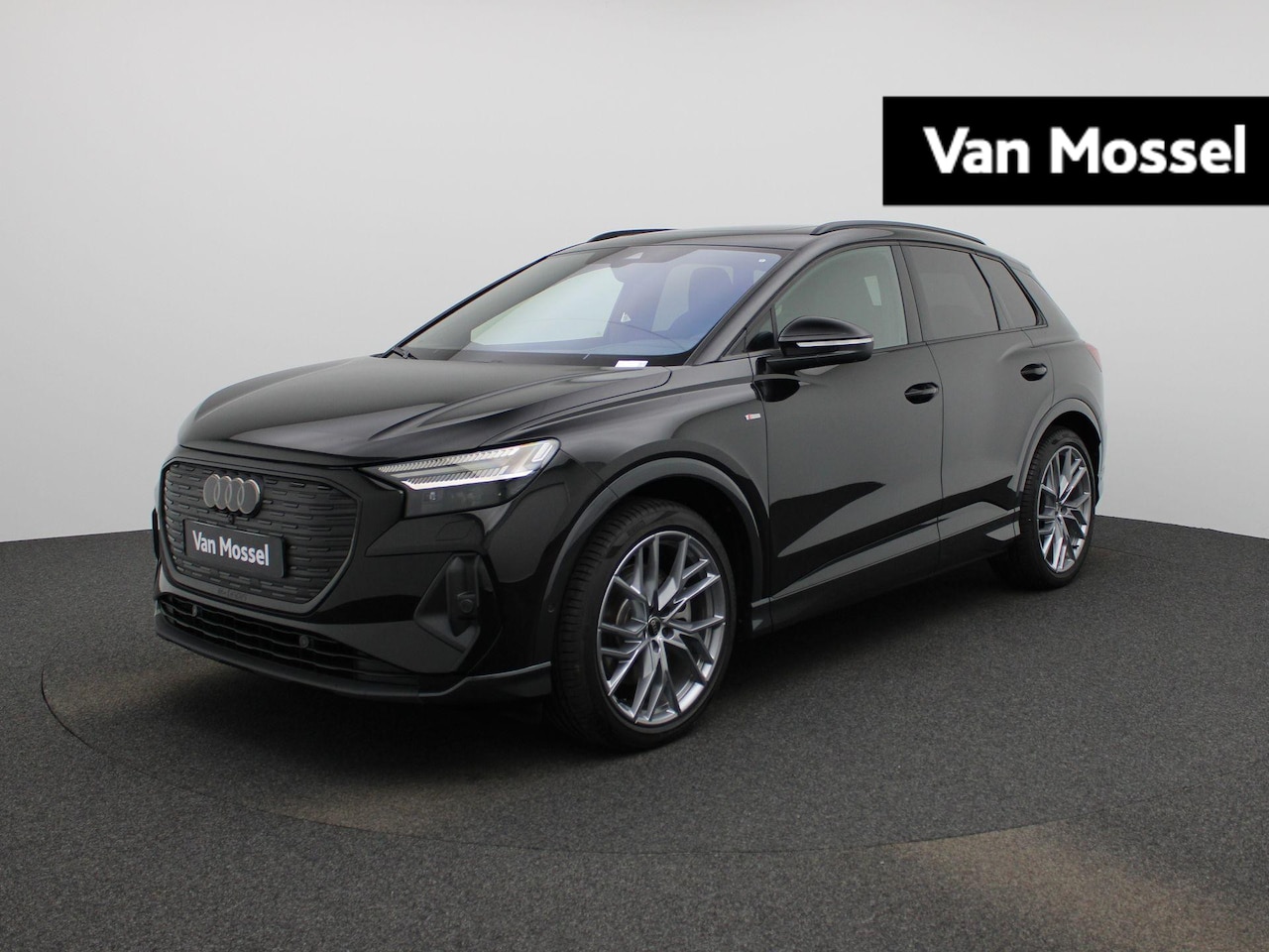 Audi Q4 e-tron - 45 S Edition 82 kWh 286 PK | S-line | Automaat | Trekhaak | 360 Camera | Panoramadak | SON - AutoWereld.nl