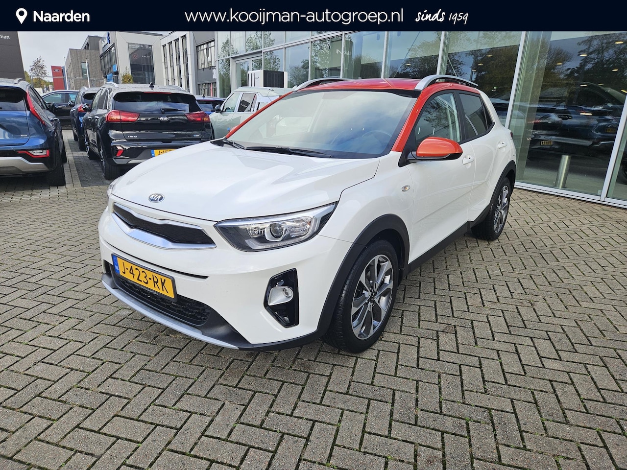 Kia Stonic - 1.0 T-GDi Sports Edition LM velgen, airco, acteruitrij camera, uniek interieur, nieuw gele - AutoWereld.nl