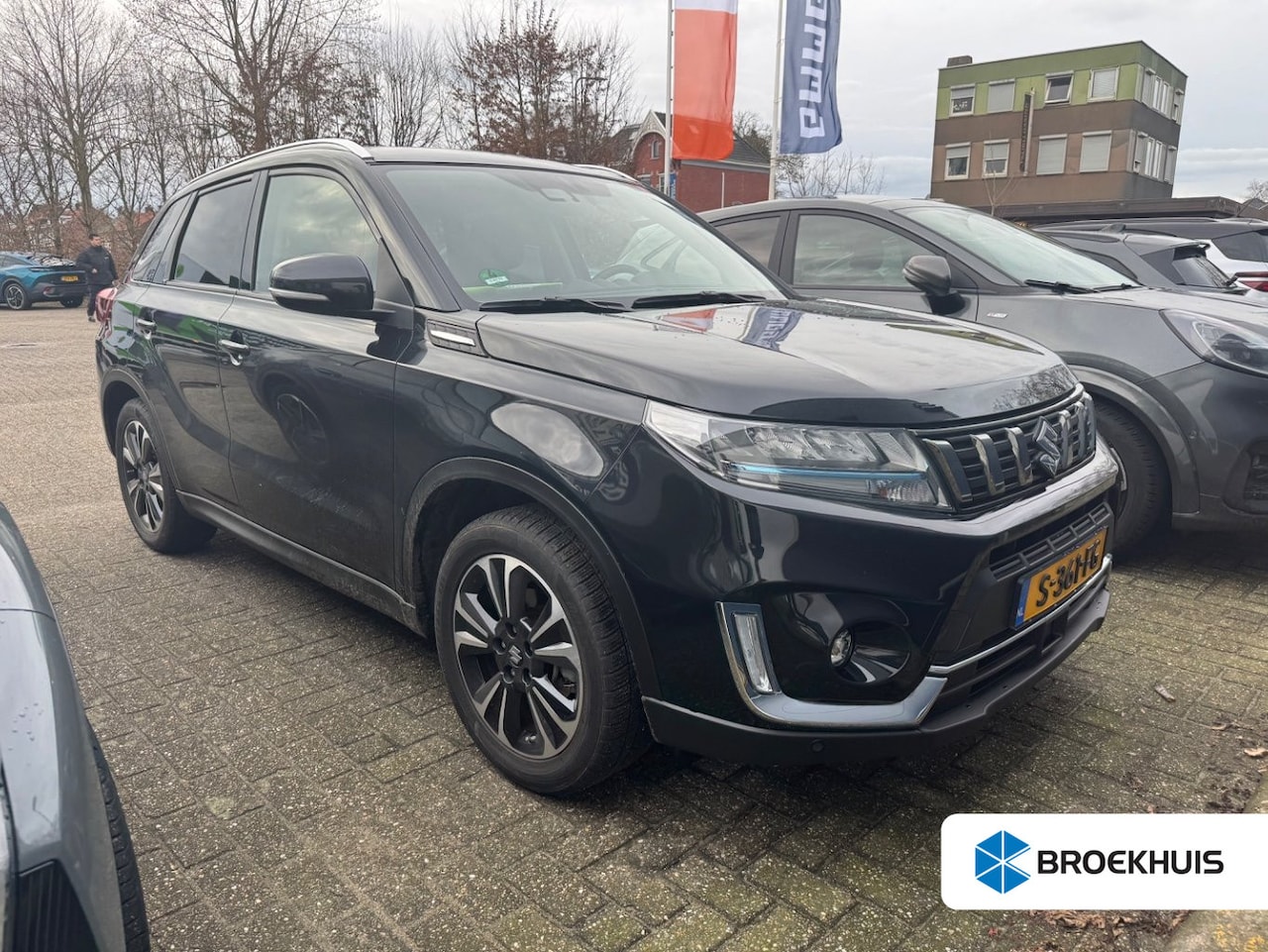 Suzuki Vitara - 1.5 Hybrid Style AUTOMAAT! | Camera | Trekhaak | Carplay | Clima | Adaptieve Cruise | 17 L - AutoWereld.nl