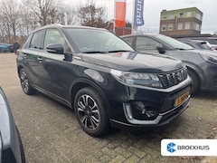 Suzuki Vitara - 1.5 Hybrid Style AUTOMAAT | Camera | Trekhaak | Carplay | Clima | Adaptieve Cruise | 17 LM