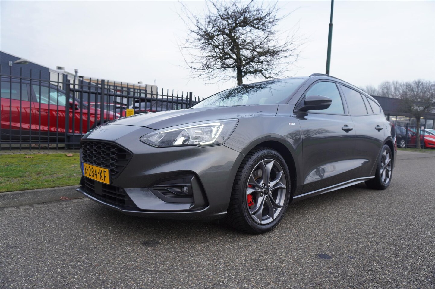 Ford Focus Wagon - 1.5 EcoBoost 150pk Titanium Business ST-Line X Business Trekhaak - AutoWereld.nl