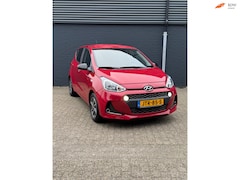 Hyundai i10 - 1.0 Comfort 5-zits STUUR/STOELVERWARMING CRUISE LM VELGEN