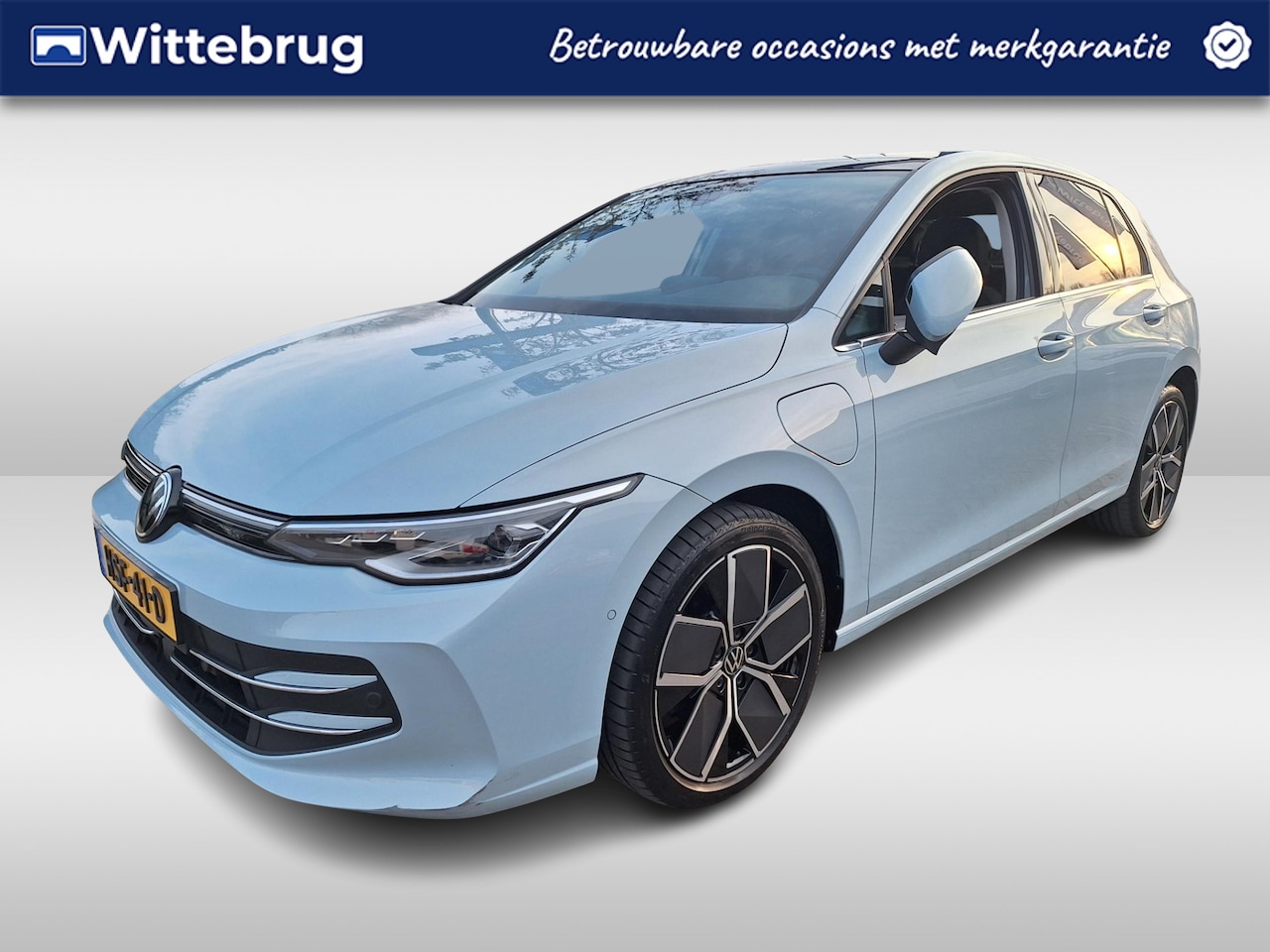 Volkswagen Golf - 1.5 eHybrid Style Edition LED Matrix (IQ.Light), LM 18, Pano dak - AutoWereld.nl