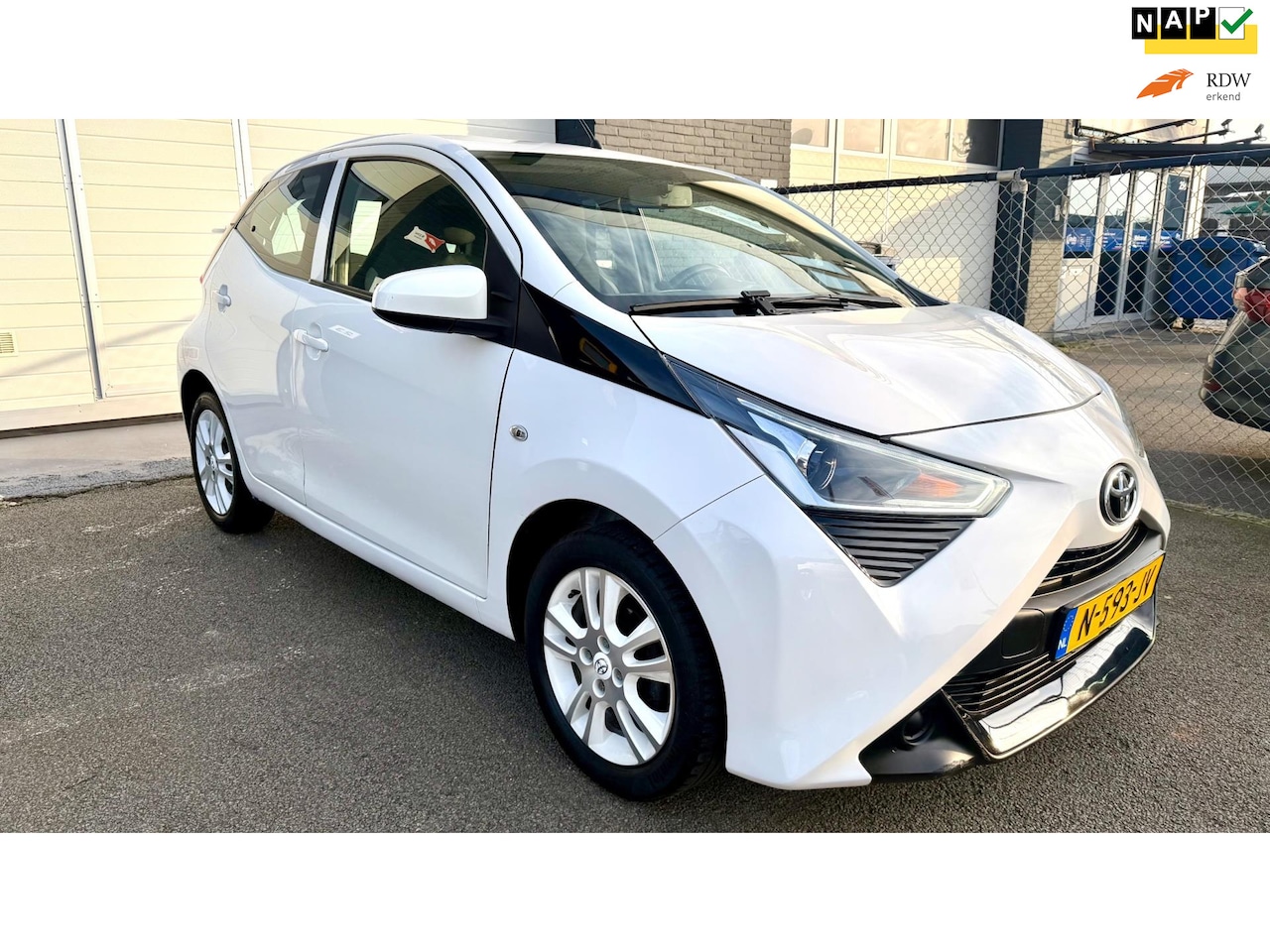 Toyota Aygo - 1.0 VVT-i x-play | Camera | Airco | Nette Auto - AutoWereld.nl