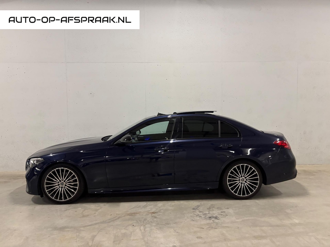 Mercedes-Benz C-klasse - 180 AMG Pano Garantie 11-2026 - AutoWereld.nl
